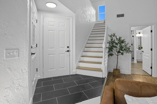 Aaron entry and staircase