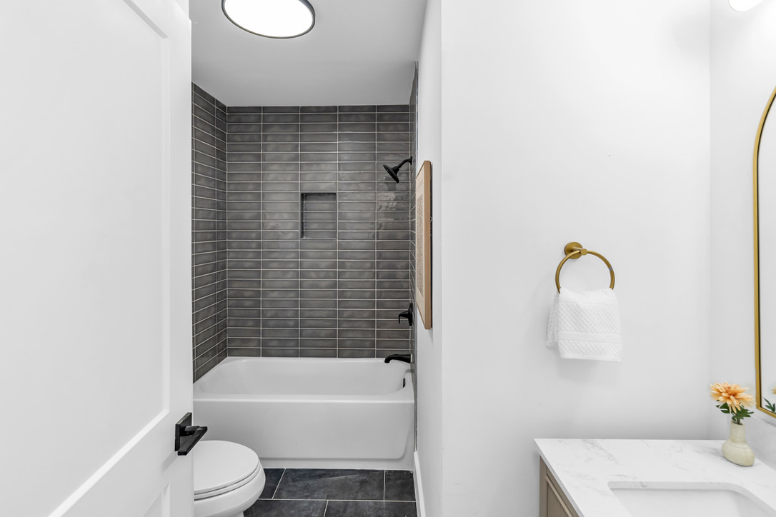 Beech Bend bathroom